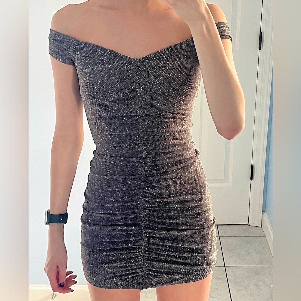 NWT sweetheart neckline ruched mini sparkly dress